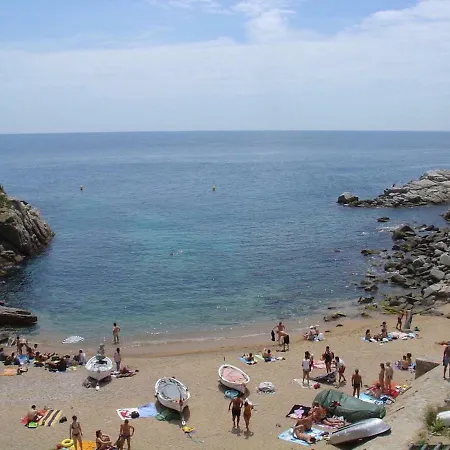 Lets Holidays Mediterranean 3 Minutes To The 2 * Тосса-де-Мар